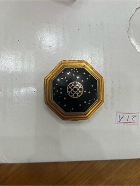 Vintage Art Deco Richard Hudnut Octagonal Black and Gold Compact